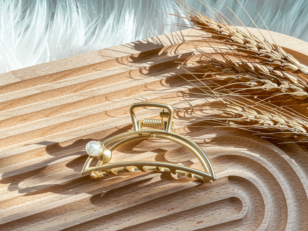 Crescent Calm Claw Hair Clip