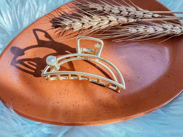 Crescent Calm Claw Hair Clip