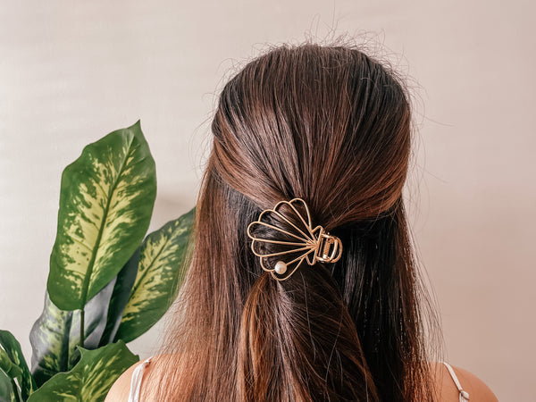 One Shell At A Time Claw Hair Clip